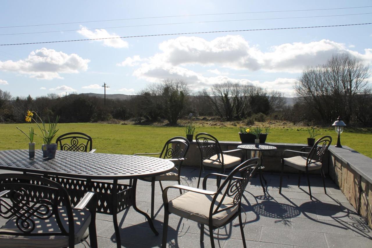 Riverbend Lodge B & B Oughterard Exterior photo