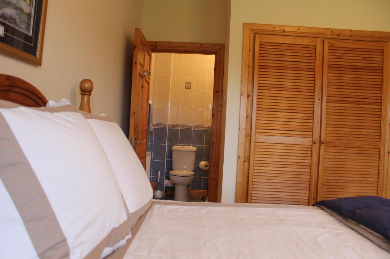 Riverbend Lodge B & B Oughterard Exterior photo