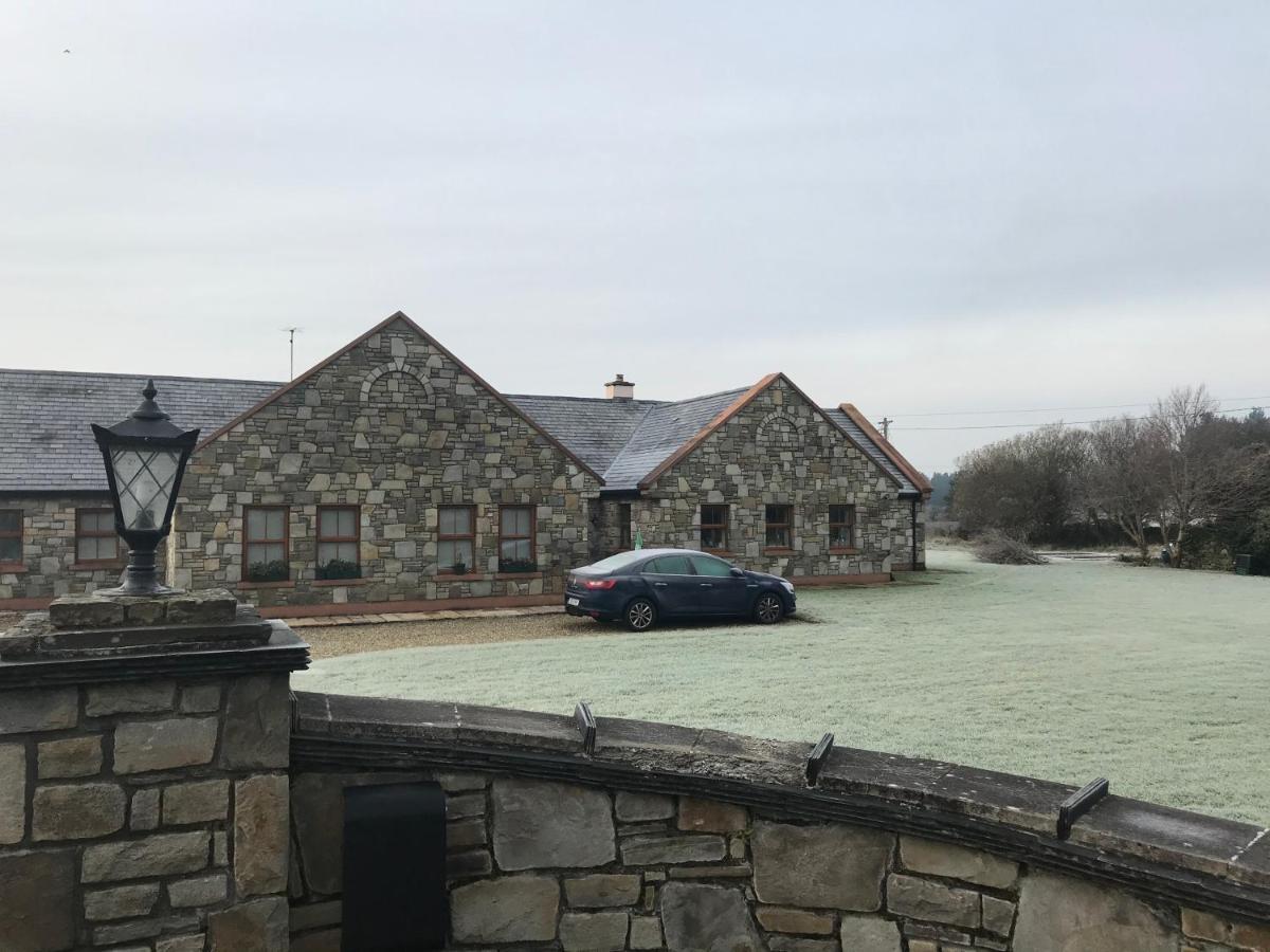 Riverbend Lodge B & B Oughterard Exterior photo