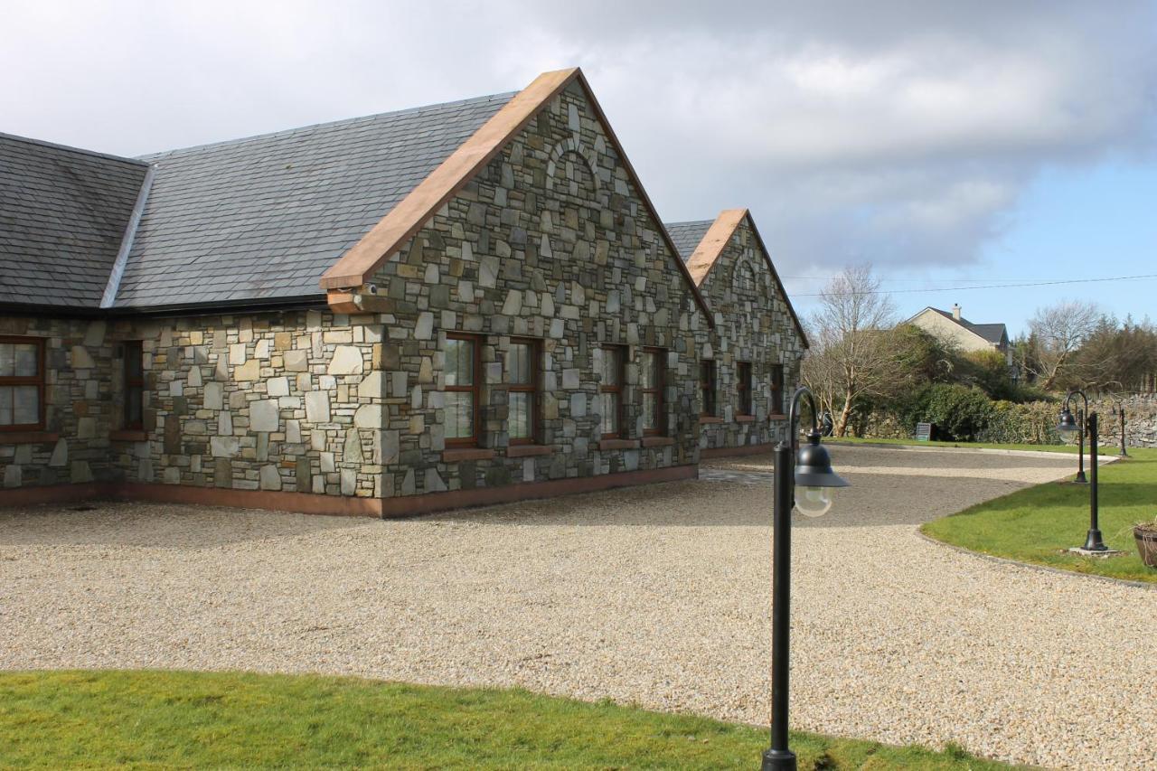 Riverbend Lodge B & B Oughterard Exterior photo