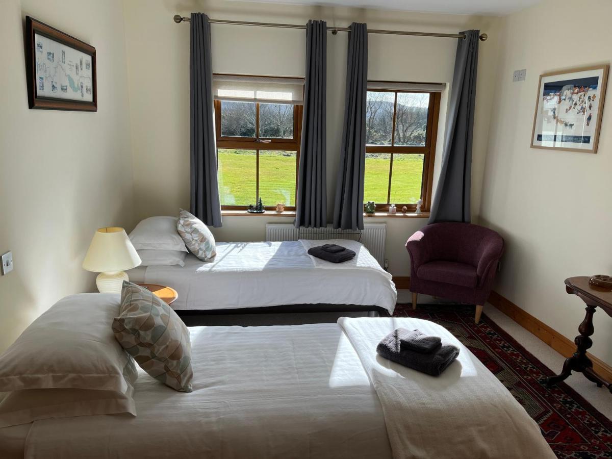 Riverbend Lodge B & B Oughterard Exterior photo