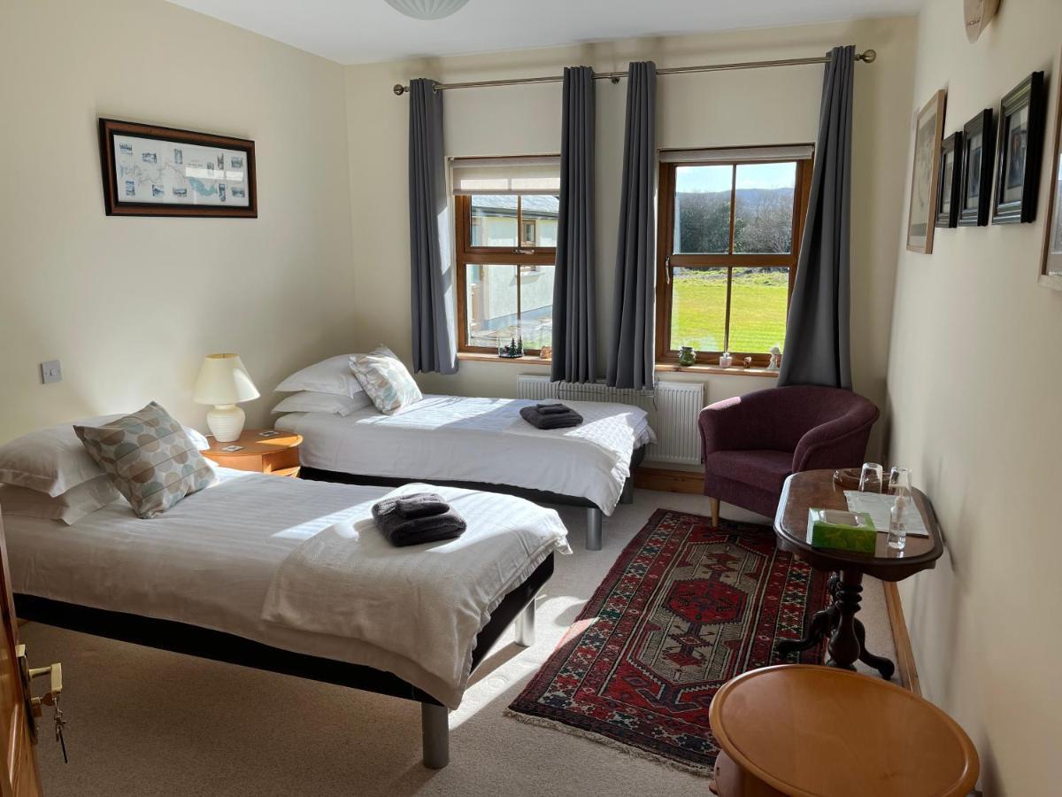 Riverbend Lodge B & B Oughterard Exterior photo